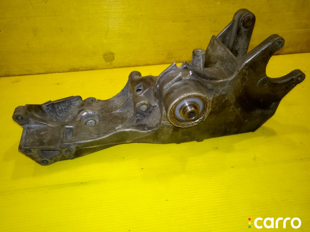 06B903143K Кронштейн генератора Volkswagen Passat B5 3B2 1997г. - фото №2
