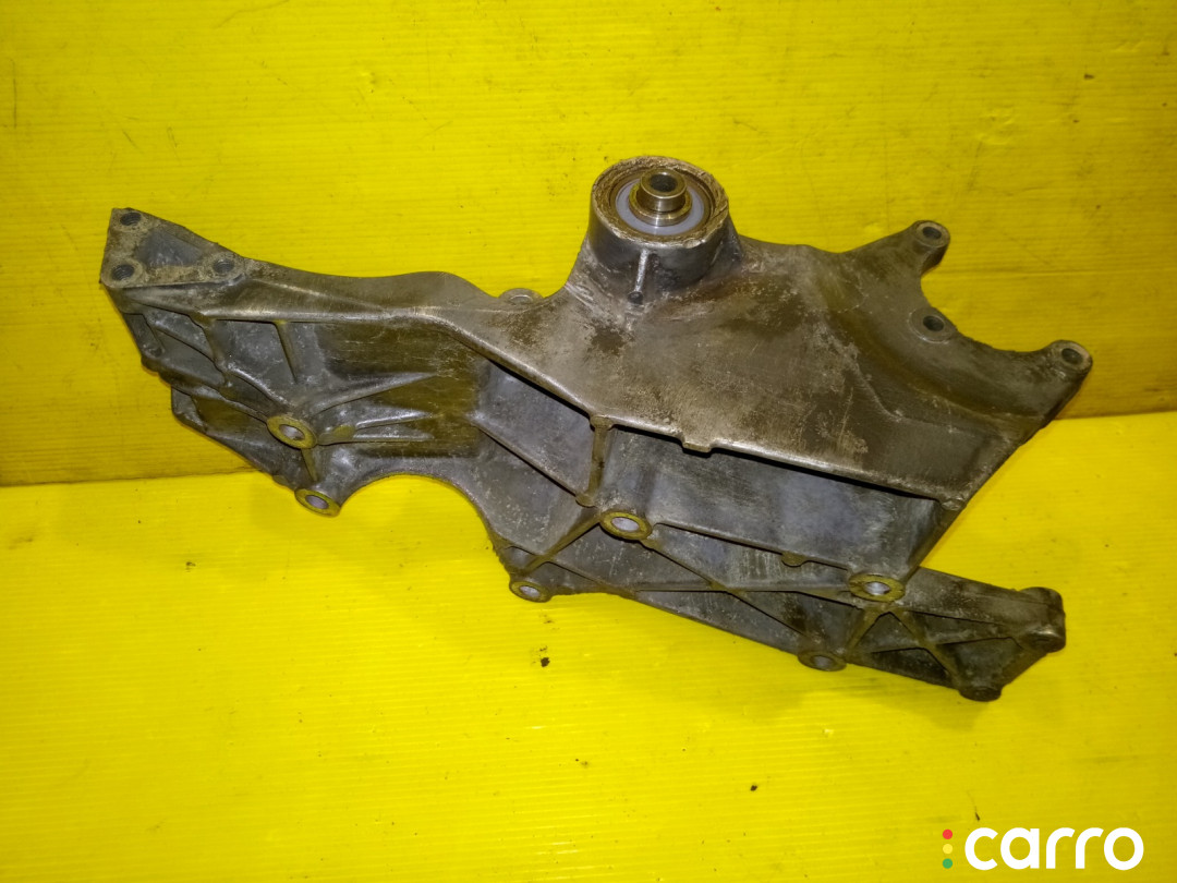 06B903143K Кронштейн генератора Volkswagen Passat B5 3B2 1997г. - фото №3