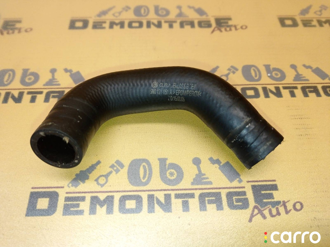 5N0121051A Патрубок системы охлаждения Volkswagen Passat CC 358 2010г. - фото №1