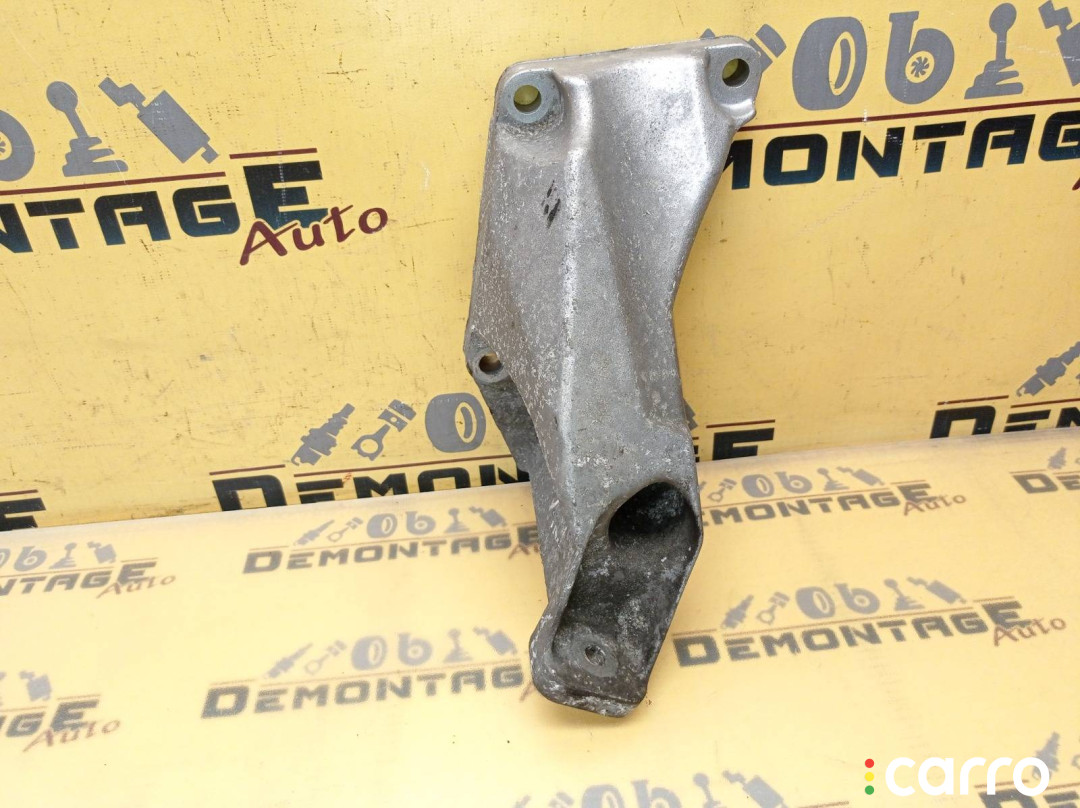 8D0199307P Кронштейн двигателя левый Volkswagen Passat B5 3B6 2001г. - фото №1