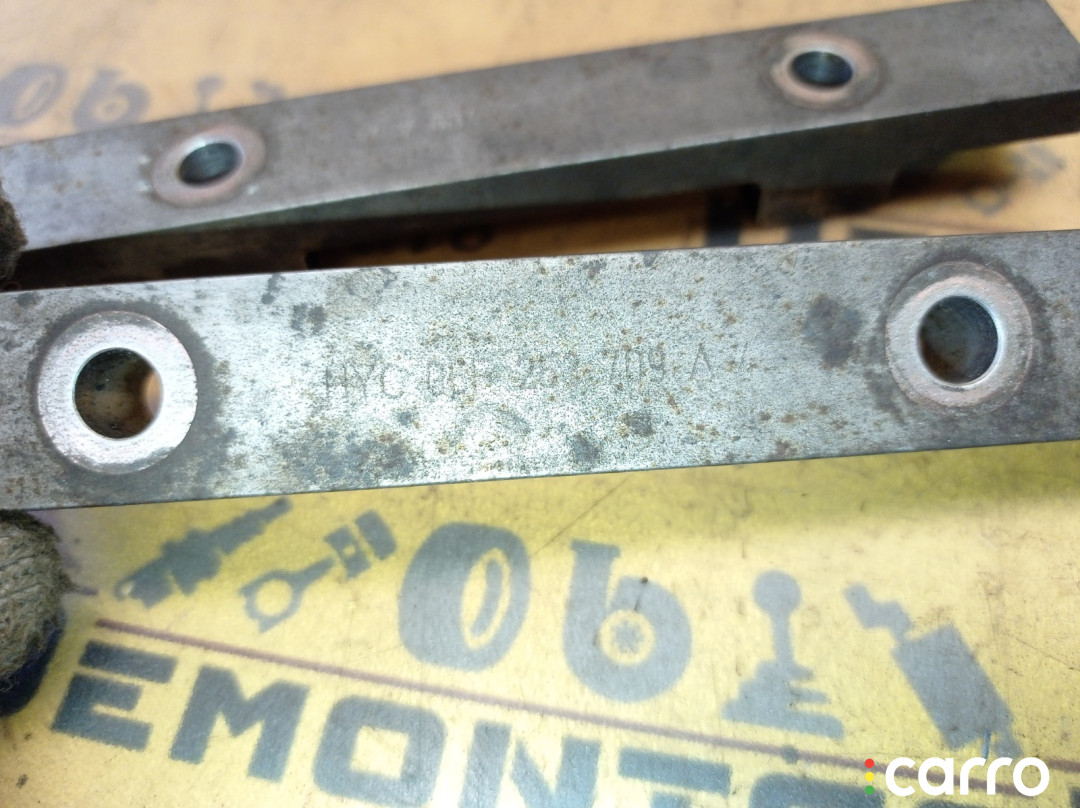 06F253709A Кронштейн коллектора Volkswagen Passat B6 3C5 2008г. - фото №6