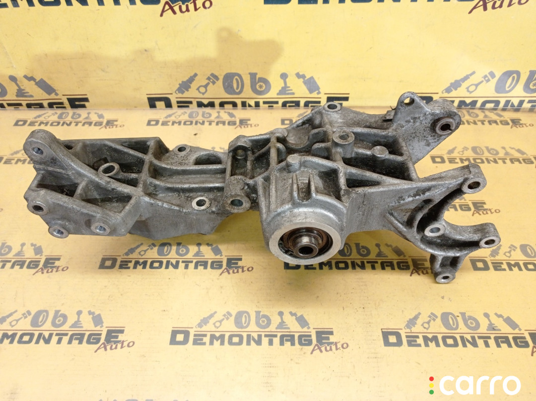 058145523D Кронштейн генератора Volkswagen Passat B5 3B5 1999г. - фото №1