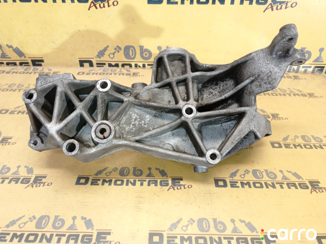 058145523D Кронштейн генератора Volkswagen Passat B5 3B5 1999г. - фото №7