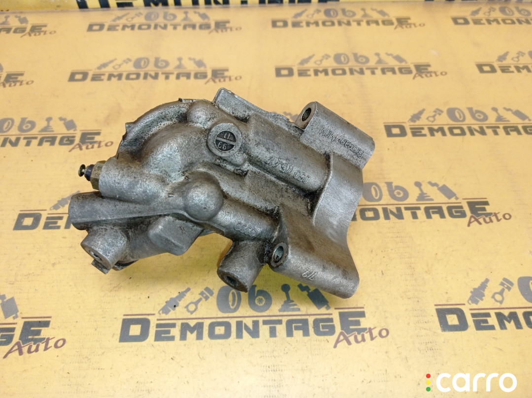 050115417 Кронштейн масляного фильтра Volkswagen Passat B5 3B5 1999г. - фото №1