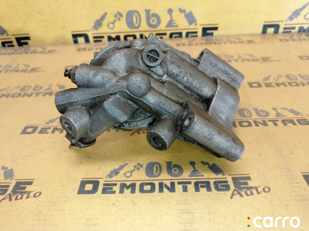 050115417 Кронштейн масляного фильтра Volkswagen Passat B5 3B5 1999г. - фото №7