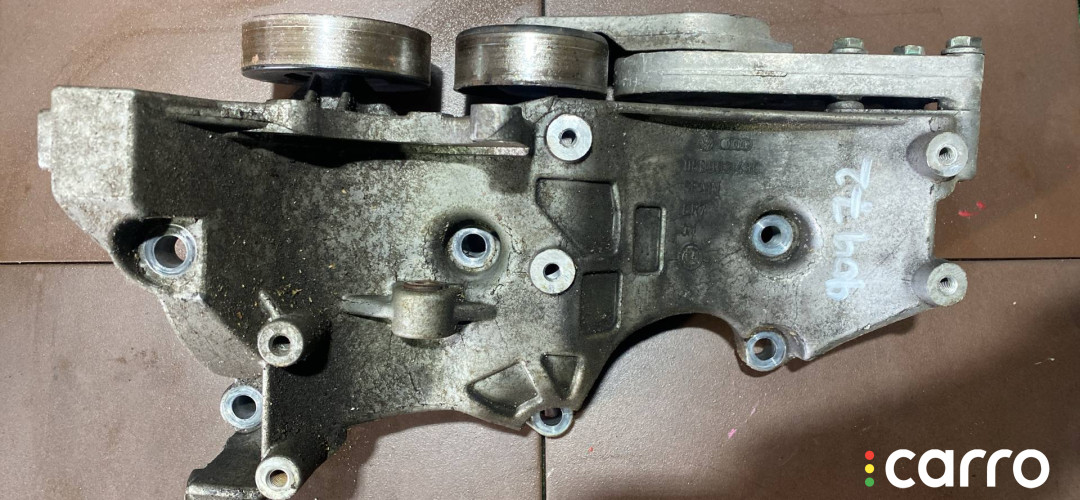 ALT, BFB, AVJ, AMB, 06D903143C, 06B903133A Кронштейн генератора Audi A4 B6 2004г. - фото №1