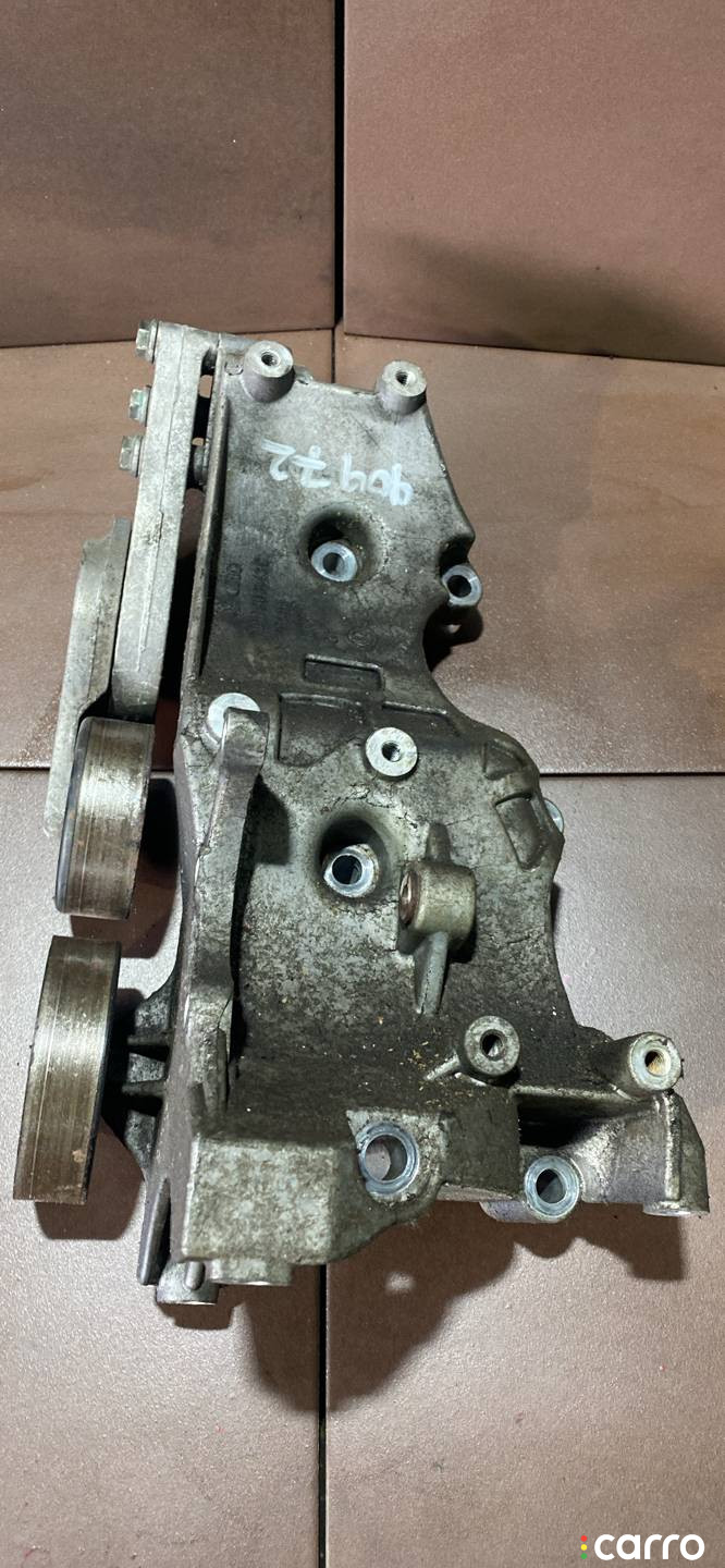 ALT, BFB, AVJ, AMB, 06D903143C, 06B903133A Кронштейн генератора Audi A4 B6 2004г. - фото №2