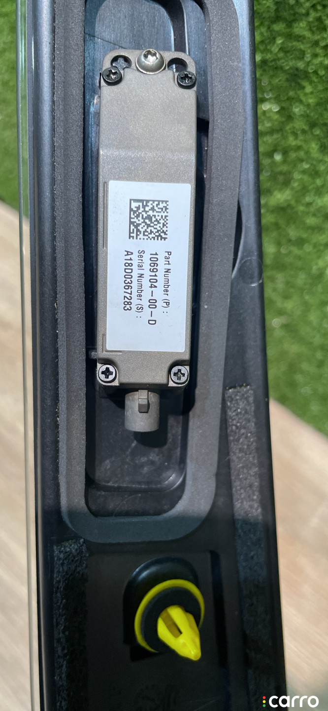 106910400, 106910400D, 109231198, 109231198E камера бокового обзора левая Tesla Model X 2018г. - фото №2