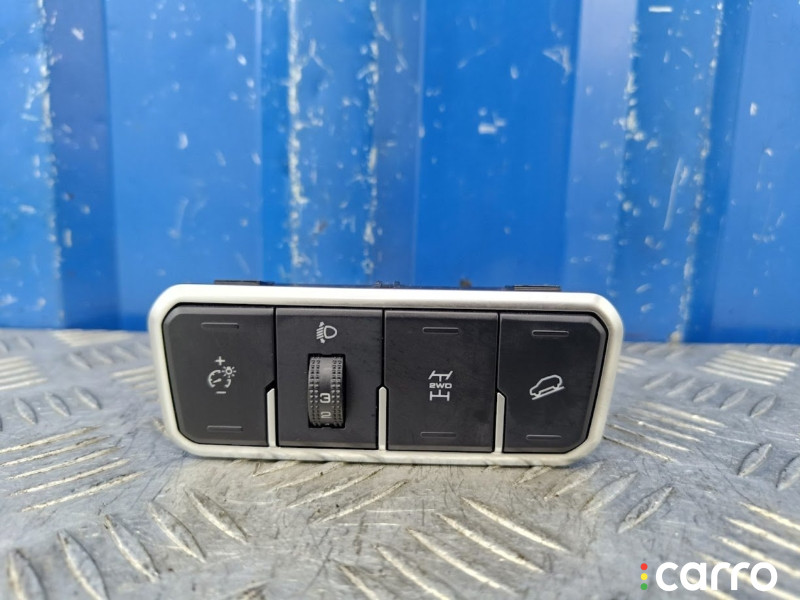 3774420XKQ00A Блок кнопок Haval F7 1 2020г. - фото №1