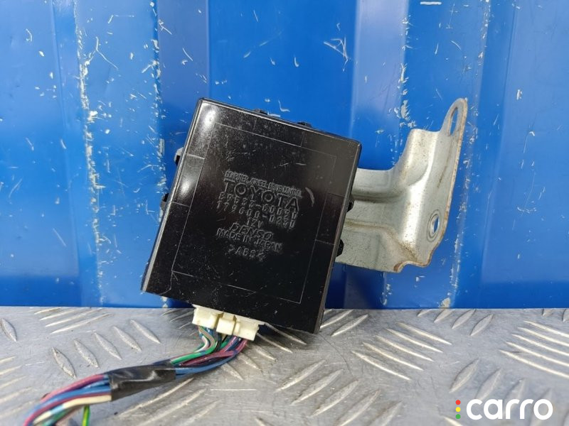 8953360090 Блок управления раздаточной коробкой Toyota Land Cruiser J100 1998г. - фото №1
