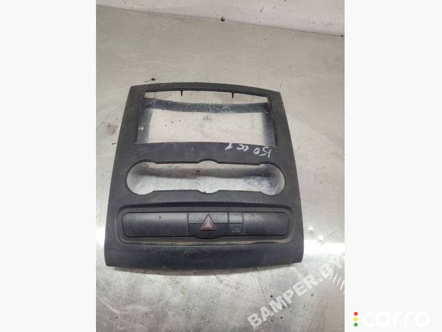 A9068701010 кнопка аварийной сигнализации Mercedes-Benz Sprinter W906 2009г. - фото №1