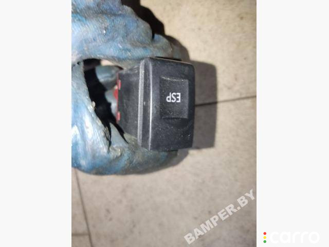 1C0927134 Кнопка антипробуксовочной системы (ABS/ESP) Volkswagen Beetle 1600i 5-й рест 2002г. - фото №1