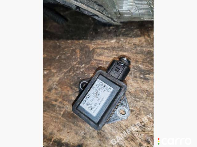8E0907637A, 0265005245 Датчик ускорения Audi A4 B6 2004г. - фото №1