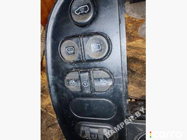кнопка стеклоподъемника задней правой Volkswagen Sharan 1998г. - фото №1
