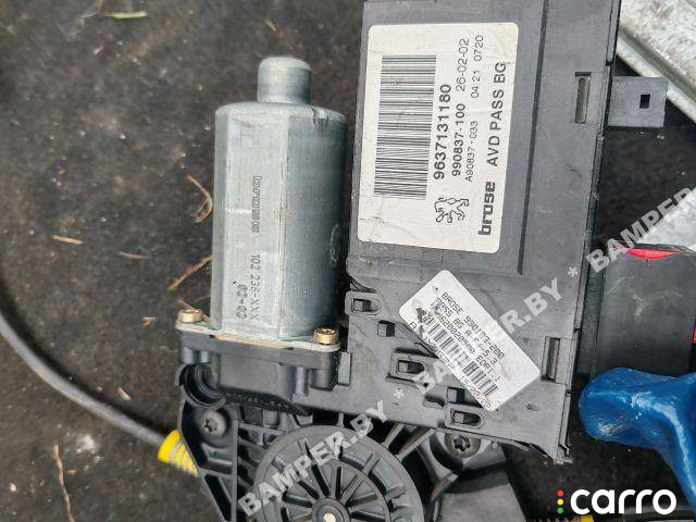 9637130000, 990837100 Стеклоподъемник электрический передний правый Peugeot 307 2003г. - фото №4