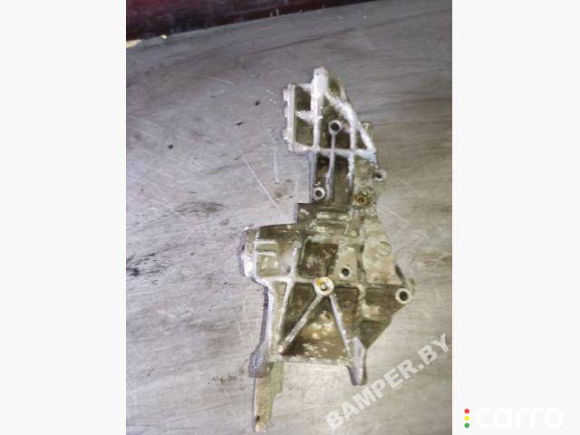 Кронштейн генератора Audi A4 B5 1998г. - фото №2