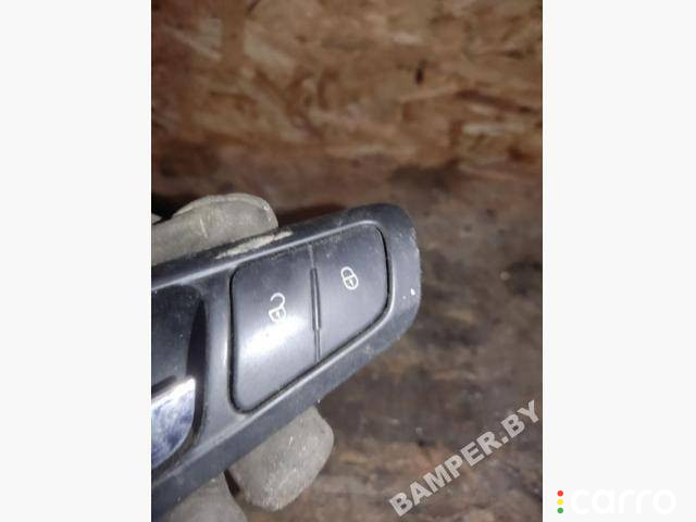 кнопка центрального замка Volkswagen Passat B6 2007г. - фото №1