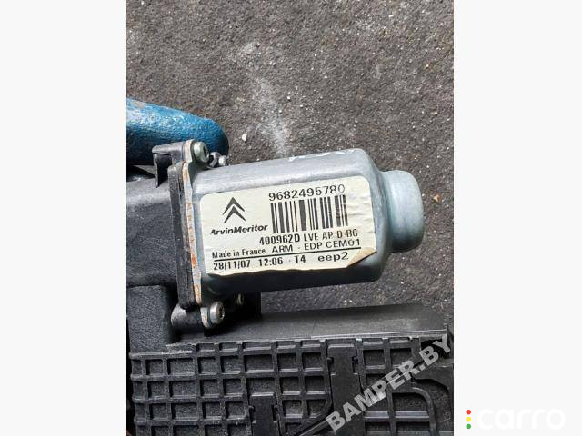9682495780 моторчик стеклоподъемника передний правый Citroen C4 Picasso 2007г. - фото №4