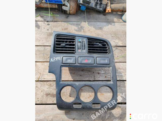 кнопка обогрева заднего стекла Nissan Primera P10 1997г. - фото №1