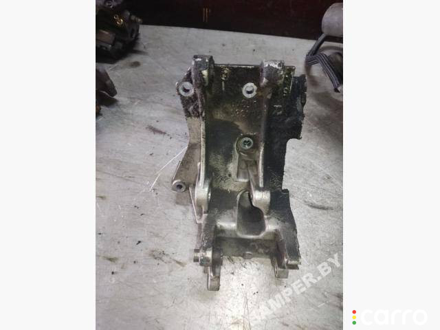 9643834880 Кронштейн генератора Citroen C5 2002г. - фото №3