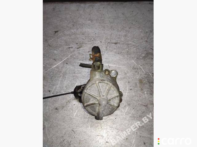X2T58171, RF2A18G00A насос вакуумный Mazda 323 BJ 2002г. - фото №1