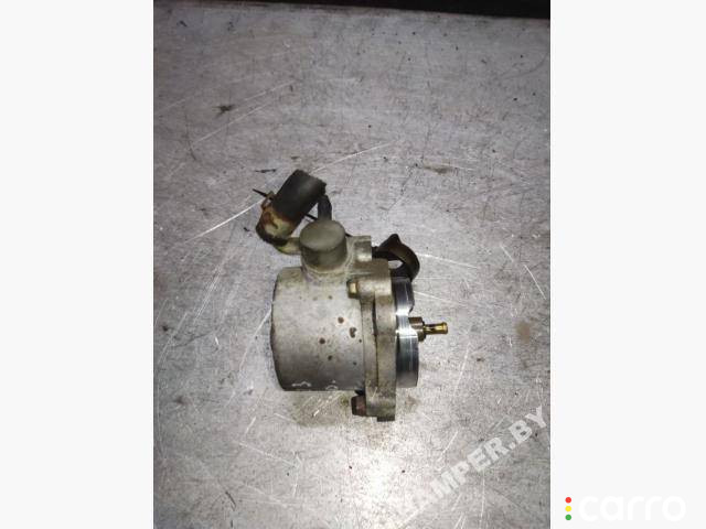 X2T58171, RF2A18G00A насос вакуумный Mazda 323 BJ 2002г. - фото №2