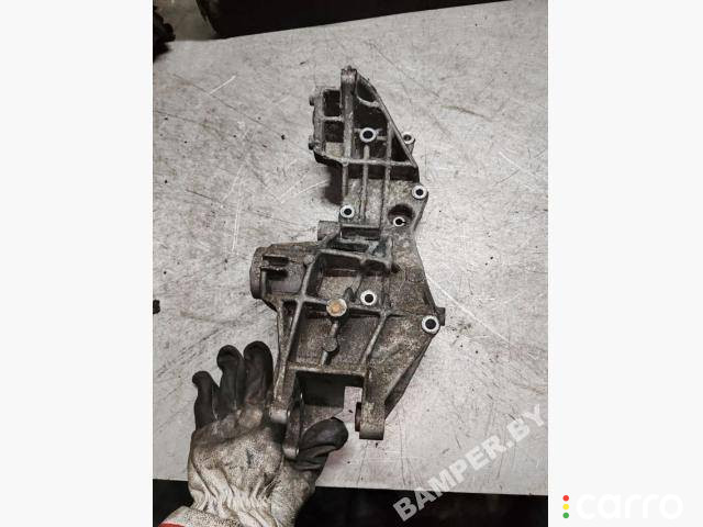058145523D Кронштейн генератора Audi A4 B5 1997г. - фото №3