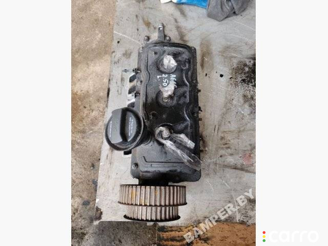 головка блока цилиндров Audi A6 4B/C5 2000г. - фото №1