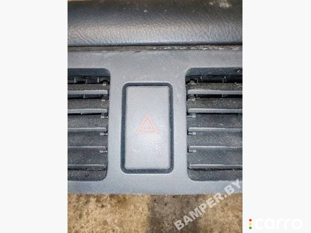 кнопка аварийной сигнализации Toyota Avensis 2 (T250) 2005г. - фото №1