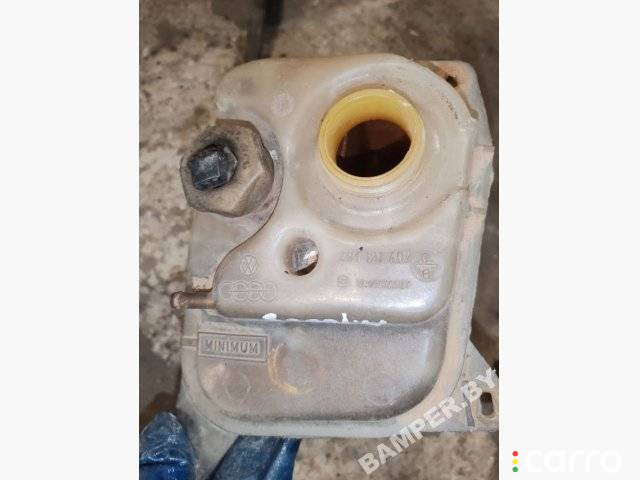 431121407 Бачок расширительный Audi 100 С3 1988г. - фото №1