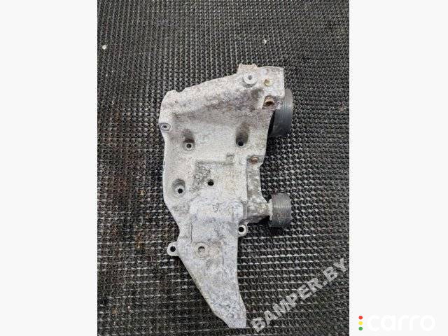 780263902 Кронштейн генератора BMW 3 E90/E91/E92/E93 2009г. - фото №1