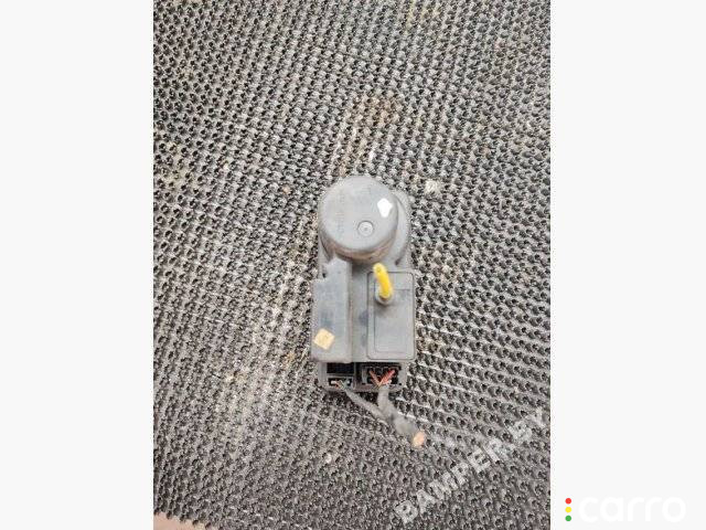 2028001948 компрессор центрального замка Mercedes-Benz C W202/S202 1997г. - фото №3