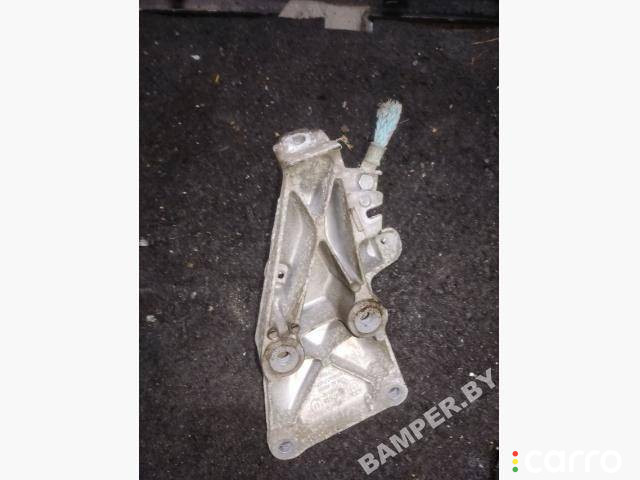2211677652902 кронштейн двигателя BMW 3 E90/E91/E92/E93 2011г. - фото №2