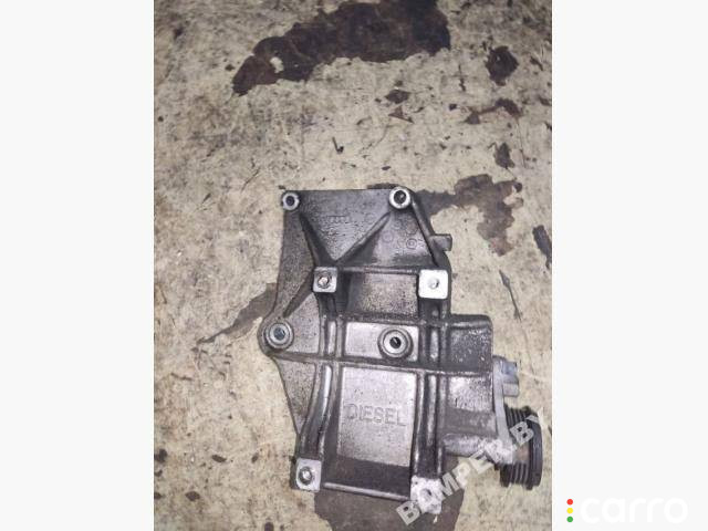 028260885A Кронштейн компрессора кондиционера Volkswagen Passat B5 1998г. - фото №2