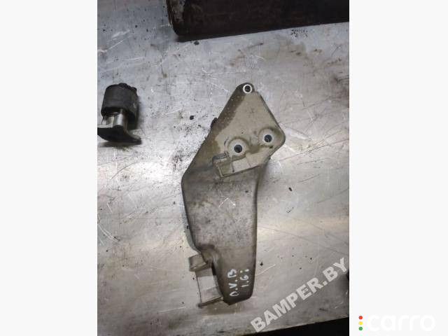 90502614 Кронштейн генератора Opel Vectra B 1997г. - фото №1