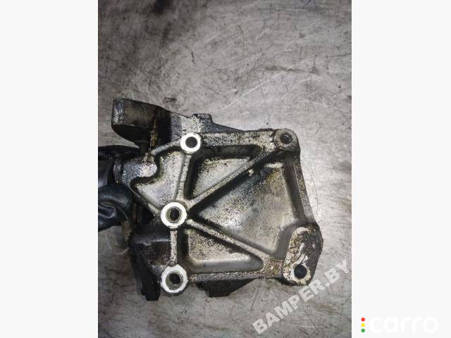 YLU102490 Кронштейн генератора Land Rover Freelander 1998г. - фото №3
