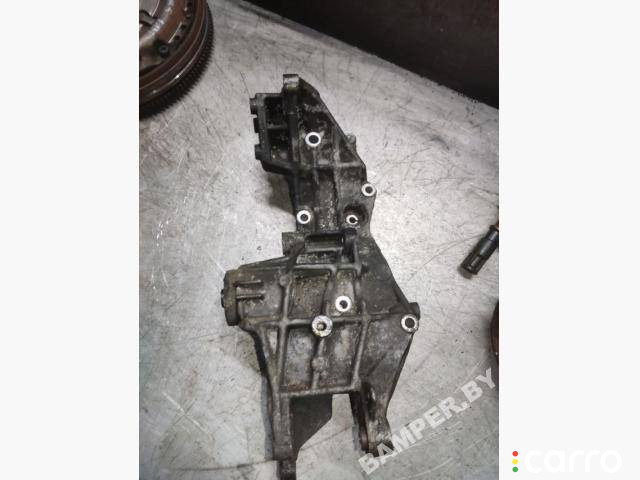 58145523 Кронштейн генератора Audi A4 B5 1998г. - фото №1
