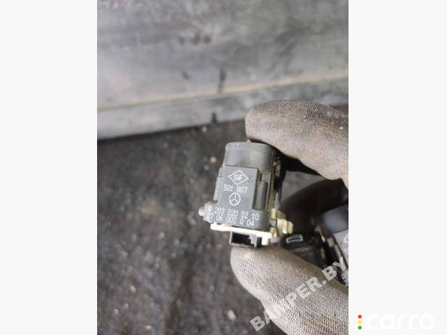 A2038200210 кнопка стеклоподъемника передней правой Mercedes-Benz C W203/S203/CL203 2001г. - фото №3