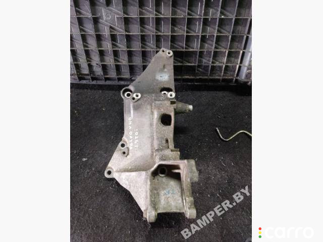 8200115762 Кронштейн генератора Volvo V40 2000г. - фото №1