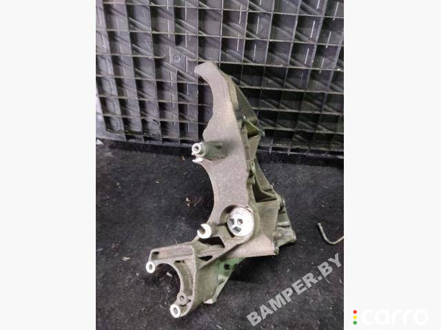8200115762 Кронштейн генератора Volvo V40 2000г. - фото №2