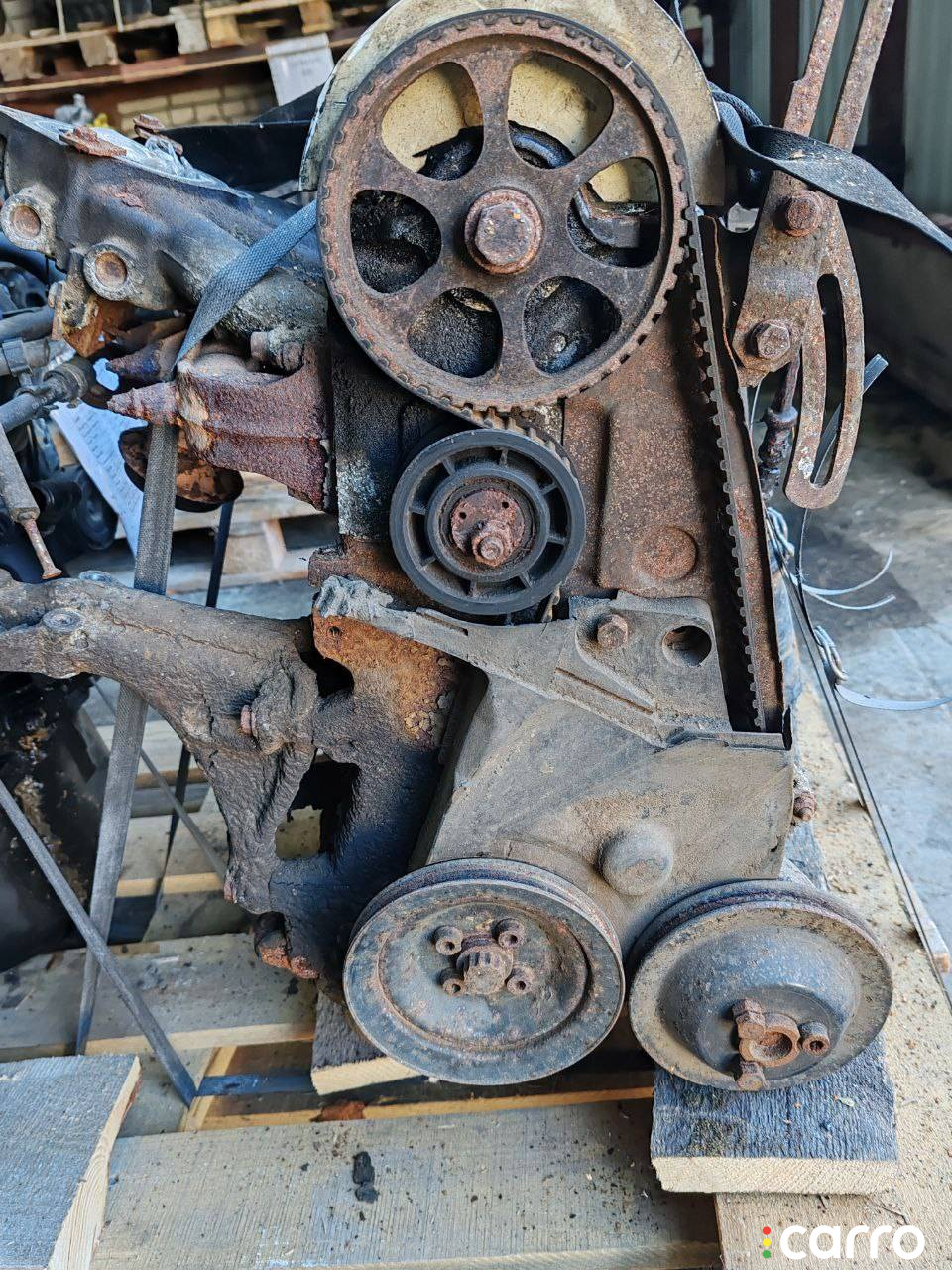 Двигатель Volkswagen Passat 1990г. - фото №1