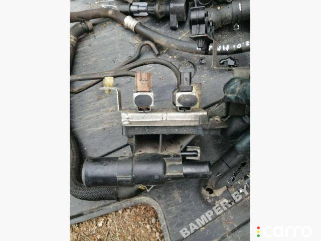 LF941517Z Фланец (тройник) системы охлаждения Mazda Scrum 3 2004г. - фото №1