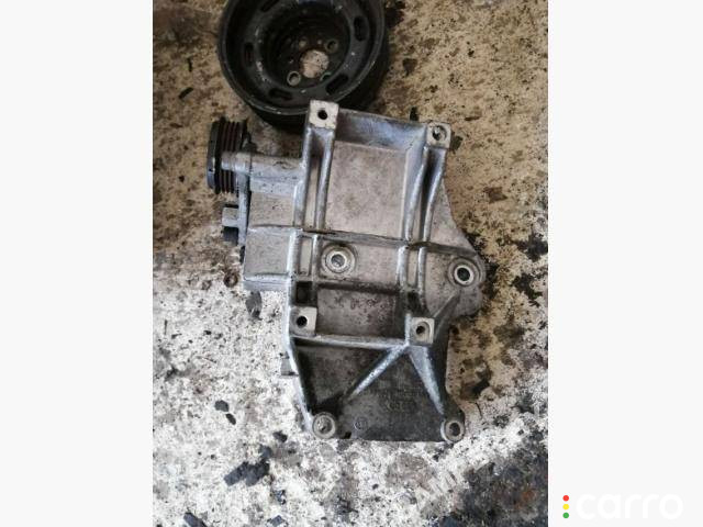 058260885C Кронштейн компрессора кондиционера Volkswagen Passat B5 2000г. - фото №1