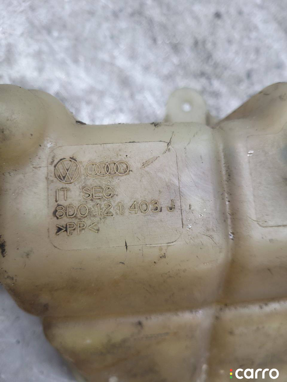 8D0121403J Бачок расширительный Volkswagen Passat 1998г. - фото №2