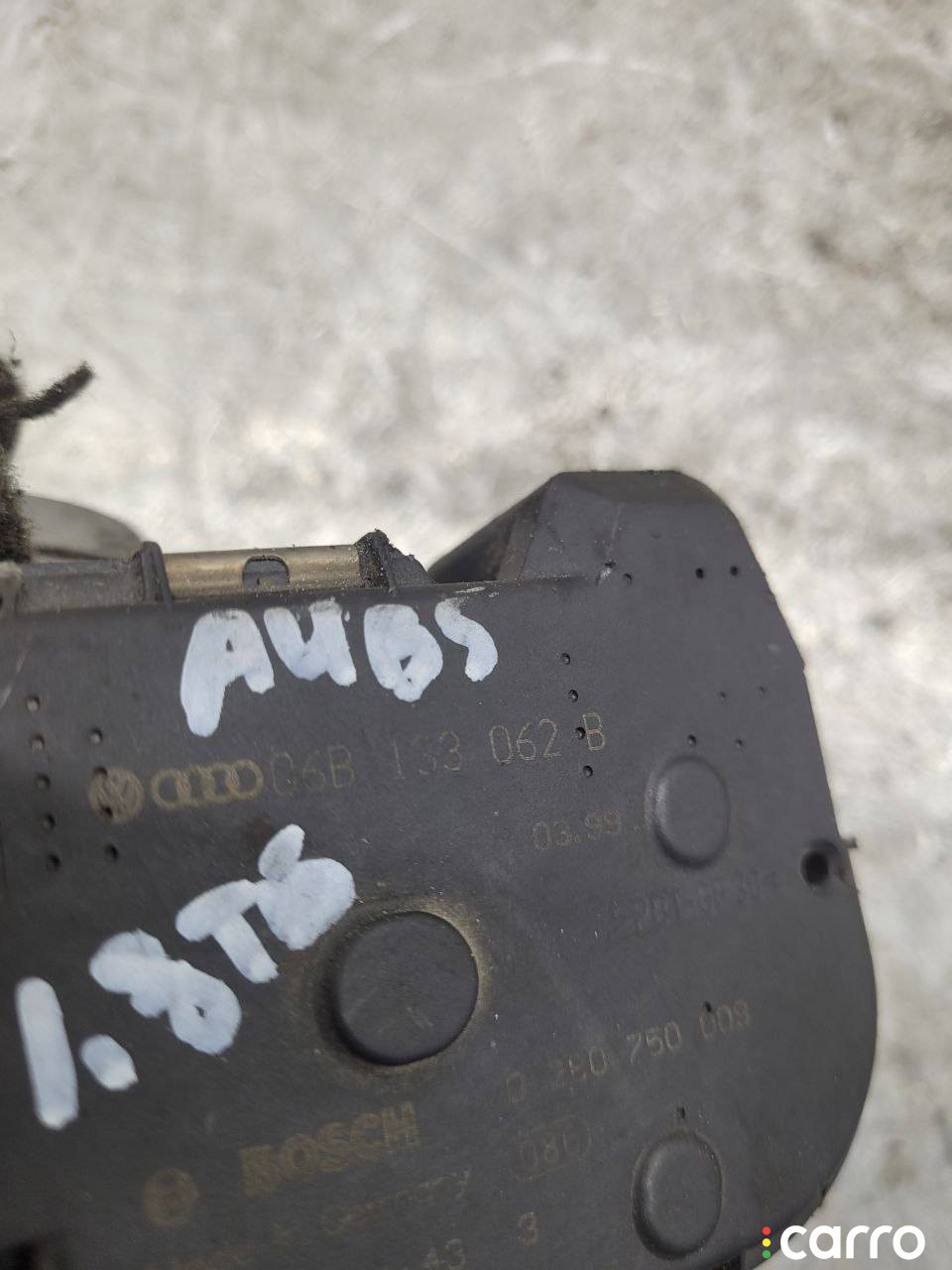 0280750009, 06B163062B заслонка дроссельная Audi A4 1998г. - фото №3