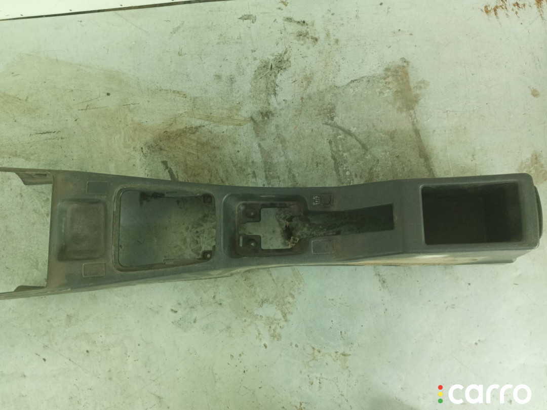 Консоль салона (центральная часть) Nissan Primera P10 1996г. - фото №1
