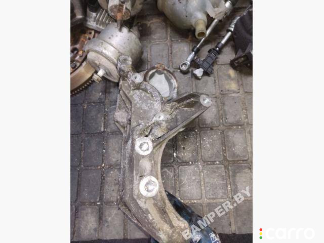 90502770 Кронштейн генератора Opel Vectra B 1999г. - фото №1