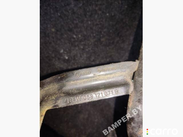 058121071B Трубка охлаждающей жидкости Audi A4 B5 1998г. - фото №3