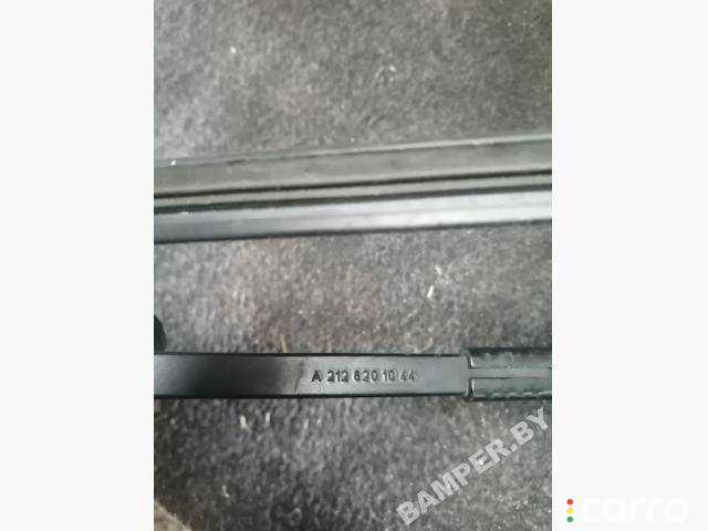 A2128201044 щеткодержатель (поводок стеклоочистителя, дворник) Mercedes-Benz E W212/S212/C207/A207 2010г. - фото №2