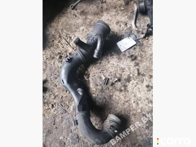 патрубок воздушного фильтра Volkswagen Golf 3 2000г. - фото №1